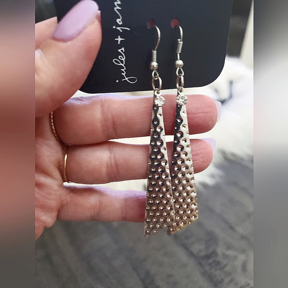 Jules & James NWT-Hammered Textured,Silver Earrings w Cubic Zircon stone on each